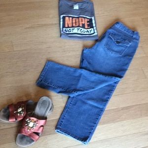 Salt Works med blue mid rise crop jeans w/snap